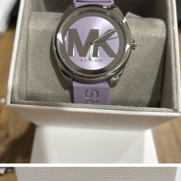 Michael Kors Janelle Lavender and Silver Women's Watch NWT - Picture 1 of 14